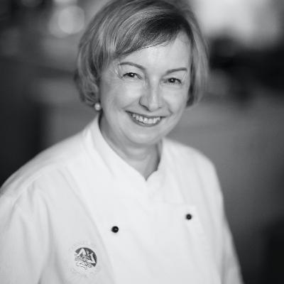 EPISODE 81 - ORGANISE A CHEF 👩‍🍳 TO COME TO YOUR HOME & COOK 👨‍🍳