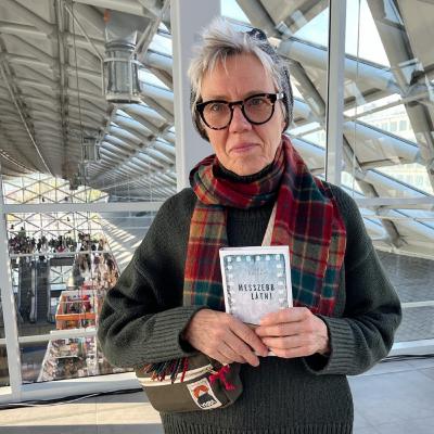 Ahogy tetszik – Kritikai podcast #42: Esther Kinsky Messzebb látni című könyvéről