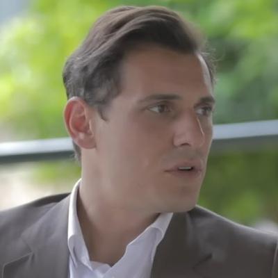 Σταύρος Σβήγκος: "Δυσκολεύομαι να συντονιστώ με έναν άλλο άνθρωπο" | DOT