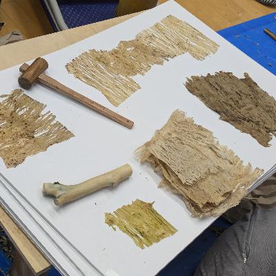 伊藤夏実 インタビュー - 桑の木を叩いて、時空を往来する