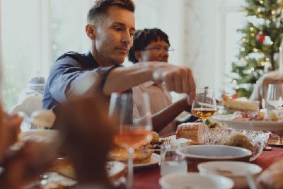 La sumiller berciana Mónica González nos enseña a celebrar las nuevas Navidades