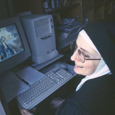 In un Convento di CLAUSURA, 8 minuti con la fotografa Simona Filippini In un Convento di CLAUSURA, 8 minuti con la fotografa Simona Filippini