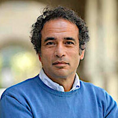عمرو حمزاوي وكيف نلعب مع التنانين الصغيرة