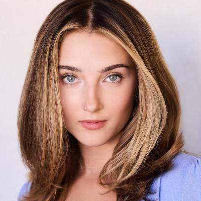 #243- Tess Dinerstein: Exploring the Growing Fandom of Vertical Movies with a Reel Star