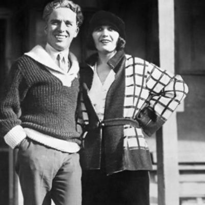 28:  6. Limelight and Keaton Collaboration Scott Eyman Charlie Chaplin versus America: When Art, Sex, and Politics Collided Chaplin based Limelight on an atmospheric novel about Edwardian theater. The film reflected his own life, allowing him to process grief 28:  6. Limelight and Keaton Collaboration Scott Eyman Charlie Chaplin versus America: When Art, Sex, and Politics Collided Chaplin based Limelight on an atmospheric novel about Edwardian theater. The film reflected his own life, allowing him to process grief