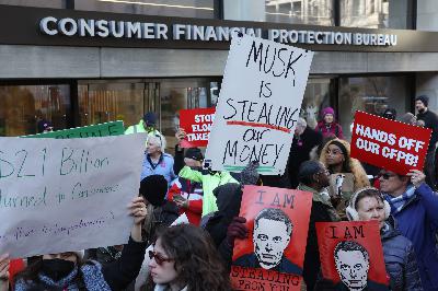 'It's Elon versus everyone': A dire warning from fired federal workers (w/ Cat Farman, Jasmine McAllister, & Will Munger) 'It's Elon versus everyone': A dire warning from fired federal workers (w/ Cat Farman, Jasmine McAllister, & Will Munger)