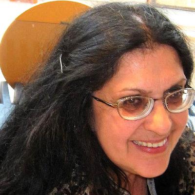 Adriana Babeți: ”Limba română e ca o ființă vie, care crește odată cu noi”