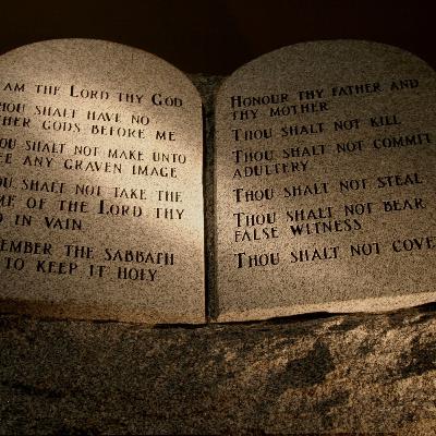 Do Christians have to keep the law?(Screen Froze latter on the podcast!)