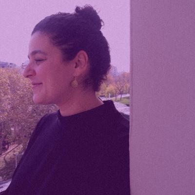 Mor Çatı | Açelya Uçan: Birbirimizden güç aldığımız için bu kadar cesuruz - Evrim Kepenek