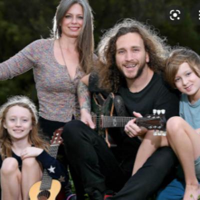 Episode 7: Q & A with Leto and his family.