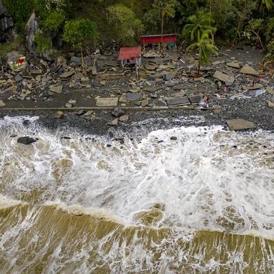 At least 5 dead, over a million displaced in Philippines after typhoon