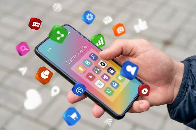 Día mundial de las redes sociales: followers/esclavos, bizumización e influyencers