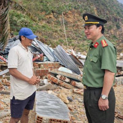 Xoá Nhà tạm - Nhà dột nát - Cùng nhân dân vùng bão, lũ chạy đua với thời gian, xây lại nhà sau thiên tai