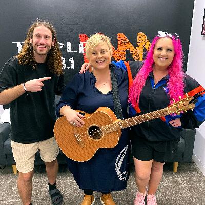 Lounge Sessions - Lyn Bowtell