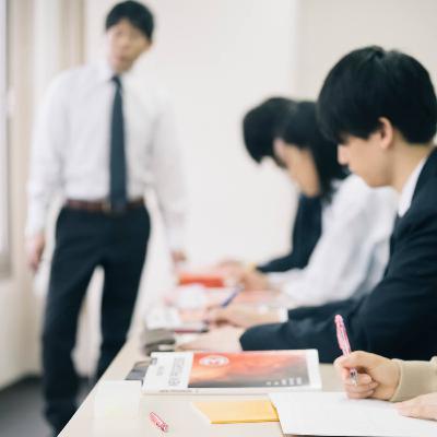 「塾講師」と「教室長」の違い/未経験から学習塾へ転職したい方へ 「塾講師」と「教室長」の違い/未経験から学習塾へ転職したい方へ