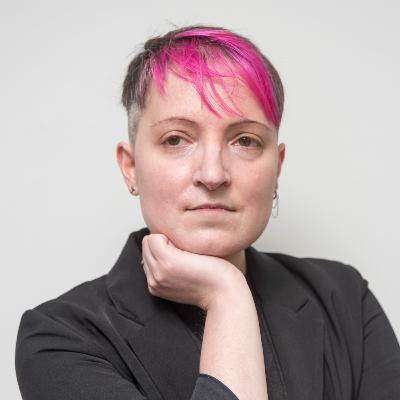 Episode 054: Lead magnets and how to make them magnetic! (with Chrissy Symeonakis) Episode 054: Lead magnets and how to make them magnetic! (with Chrissy Symeonakis)