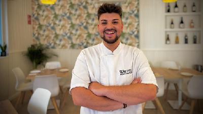 SER EMPRESARIOS | Luis Llobregat presenta su propuesta culinaria en los estudios de Radio Elda SER.