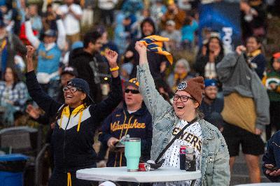 Microsoft cancels data center, Brewers fans remain optimistic after Game 3 loss