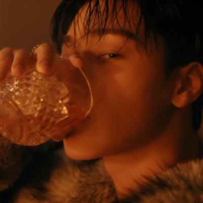 I am reading the Tumblr fan fiction Mommy And Daddy ATEEZ San