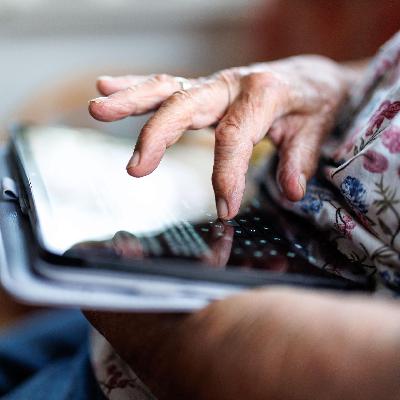 Im Alter offline - In der digitalen Zwickmühle