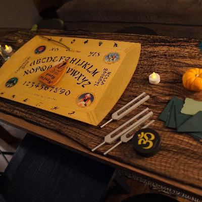 Seance at Hollywood's Roosevelt Hotel