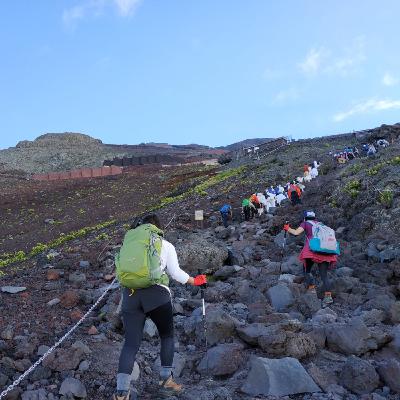 很好爬都是騙人的！爬富士山到底值不值得？差點沒命的女子登山血淚史