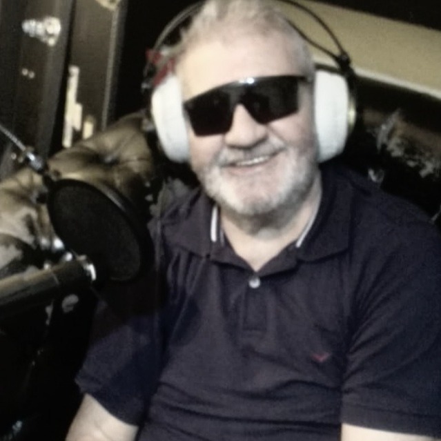 Estúdio de Criação e Web Rádio Nós Na Fita