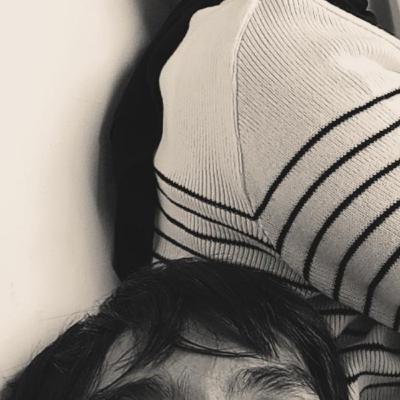 Aku menolak mencintaimu dengan sederhana Aku menolak mencintaimu dengan sederhana