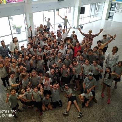 פרק 74: לקפוץ למים ולהתחיל לשחות – ראיון עם שרה שריאל