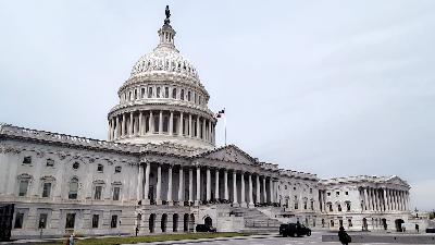 The Pacifica Evening News, Weekdays – Government nears shutdown