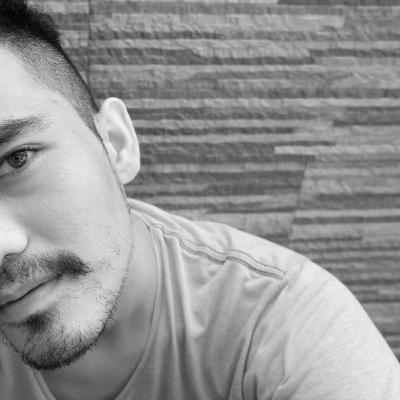 Menulis Lagu di Tengah Hutan - Obianoo Menulis Lagu di Tengah Hutan - Obianoo