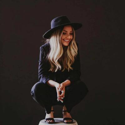 Running a Successful and Remote Sunless Tanning Business with Tina Mancuso