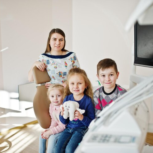 Building Lifelong Smiles: Why a Family Dental Clinic in Northville is Essential for Your Household