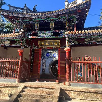 E4 世界不过是个巨大的莫比乌斯环 E4 世界不过是个巨大的莫比乌斯环