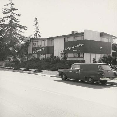 Signals from the North - Some Los Angeles Apartments - Deirdre Direktor