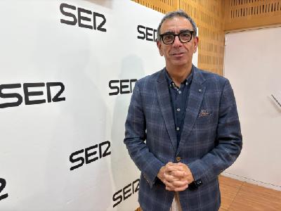 La ciencia detrás de la magia navideña: Belluga se ilumina con geometría, química y tecnología