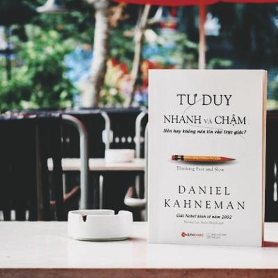 5 cuốn sách "Tư duy ra quyết định" 5 cuốn sách "Tư duy ra quyết định"