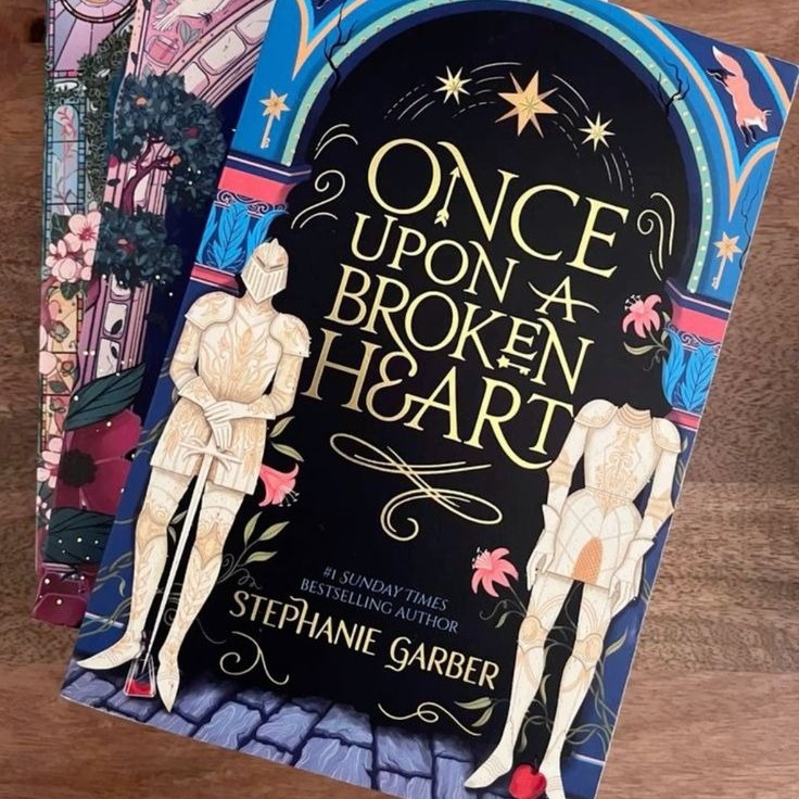 (روزی روزگاری قلبی شکسته) کتاب فانتزی Once Upon a Broken Heart
