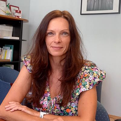 Élet az Idősek Klubjában - MÁTICS KATALIN (Kéri Juli)