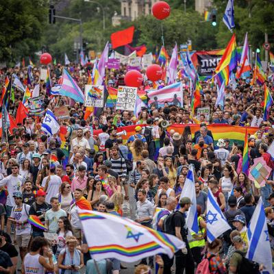 Évelyne Dhéliat, star de la météo et observatrice privilégiée du réchauffement climatique