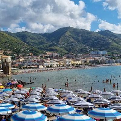 La Domenica al Mare: Un Viaggio nei Ricordi Siciliani La Domenica al Mare: Un Viaggio nei Ricordi Siciliani