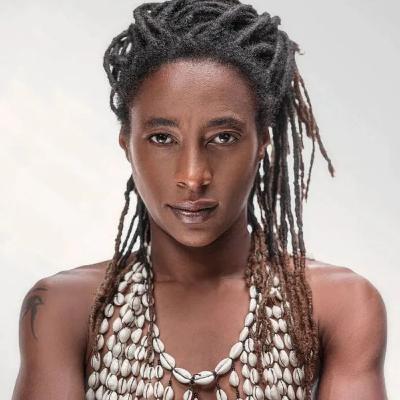 Talk avec Shirley Souagnon humoriste, comédienne et productrice. Talk avec Shirley Souagnon humoriste, comédienne et productrice.