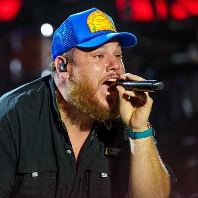 Is Luke Combs headlining Slane in 2026?