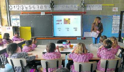 REPORTATGE. Prop de 500 centres educatius s'adhereixen a no fer colònies el curs vinent REPORTATGE. Prop de 500 centres educatius s'adhereixen a no fer colònies el curs vinent