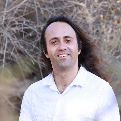 פרק 31: מסע בין קוד למנגינה - עם מייק זק