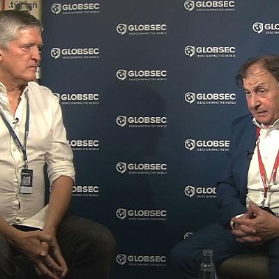 .pod lampou s Michaelom Žantovským: Trump, Európa a Václav Havel