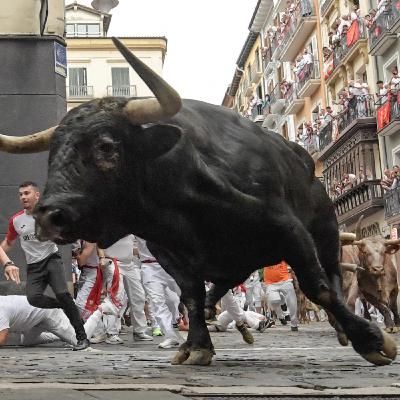 Satélite TariK 01x05 San Fermín y los toros I