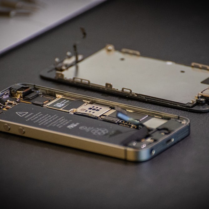 IPhone Repair Insights: Navigating Iphone Solutions Podcast IPhone Repair Insights: Navigating Iphone Solutions Podcast