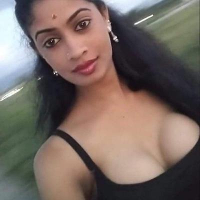 {[Pakistani ladki ki gaand phadd di naukar ne }]