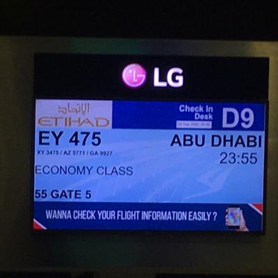 Naik pesawat pertama kali keluar negeri